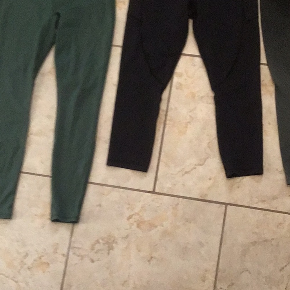 UNLISTED LEGGINGS! - Picture 3 of 4